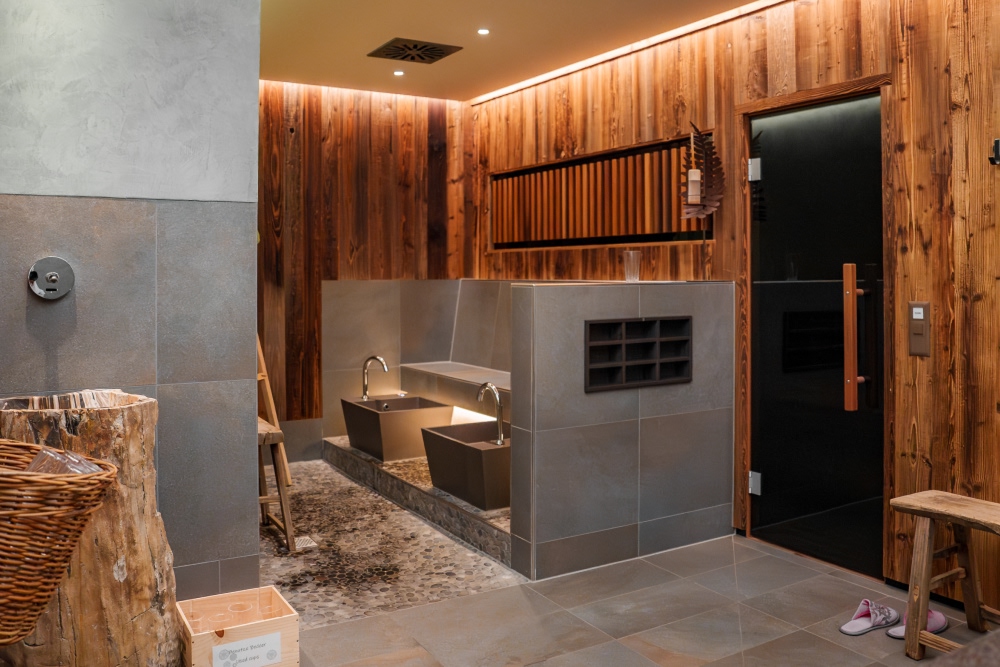 Hotel guestroom renovation by DL Interiors